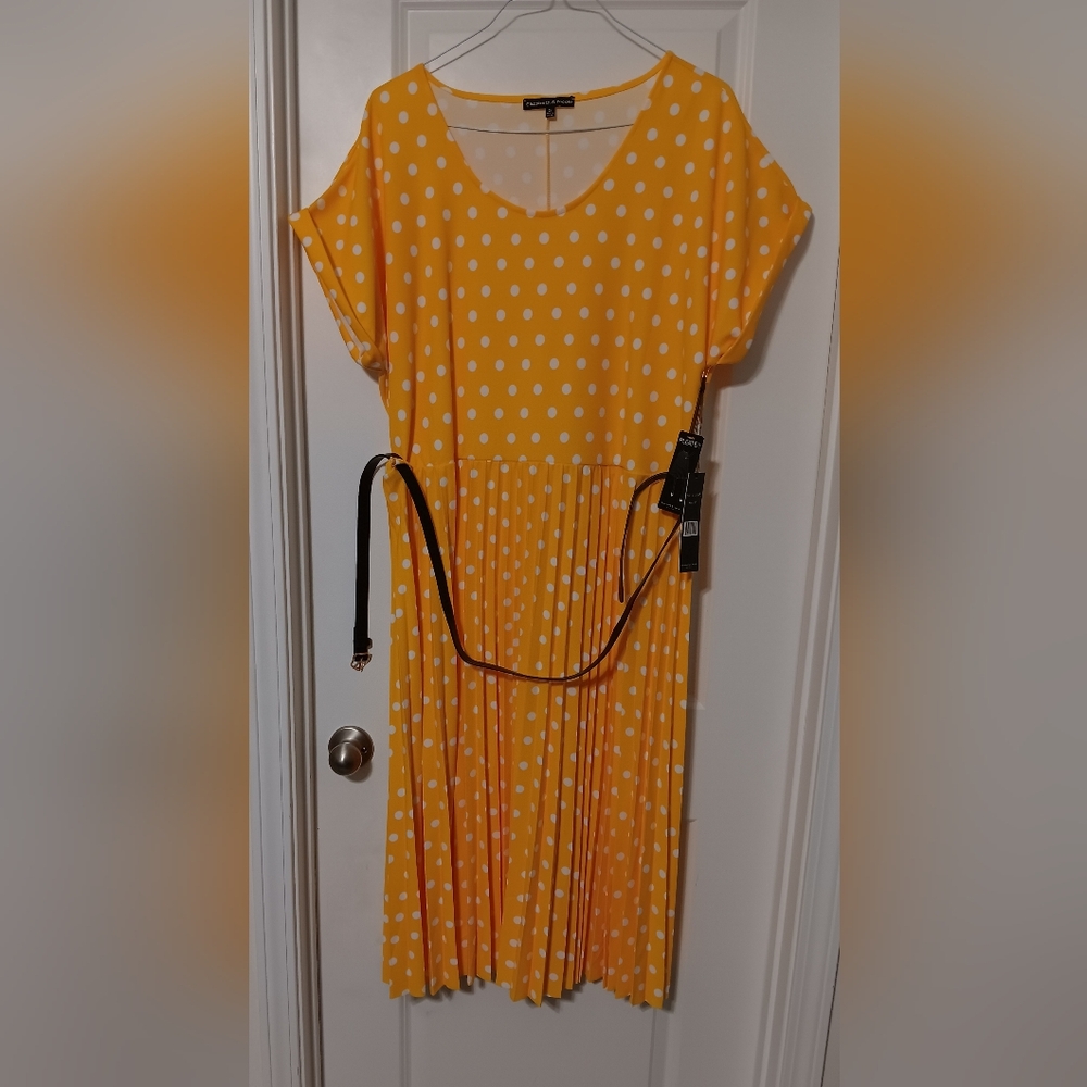 3X💛 Yellow&White Polka Dot Short Sleeve..Round Neck Pleated Midi Dress.Belt